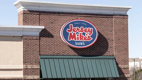 Jersey Mike's Franchise Cost Breakdown (2026): Fees, Profits & Earnings
